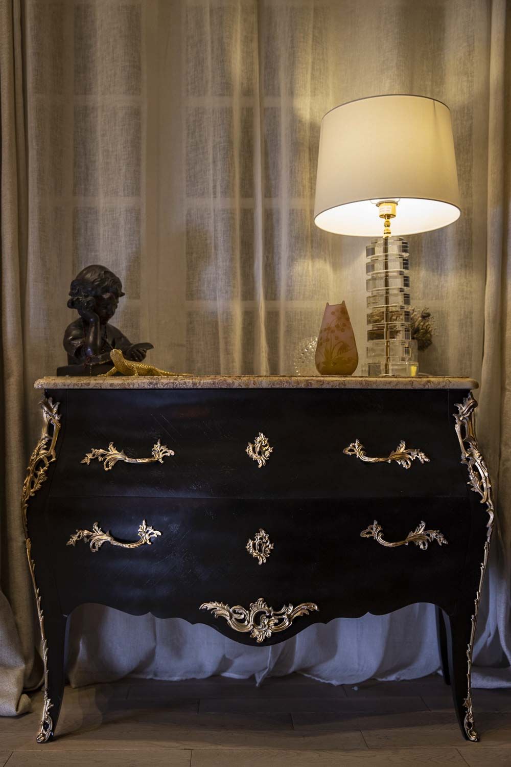 relooking meuble ancien, commode louis XV